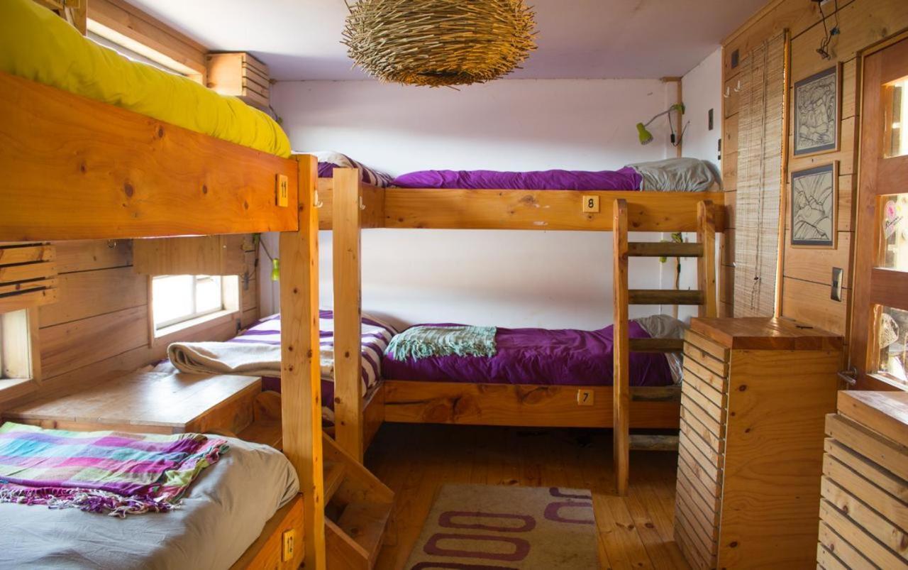 Sirena Insolente Hostel & Suites ピチレム エクステリア 写真